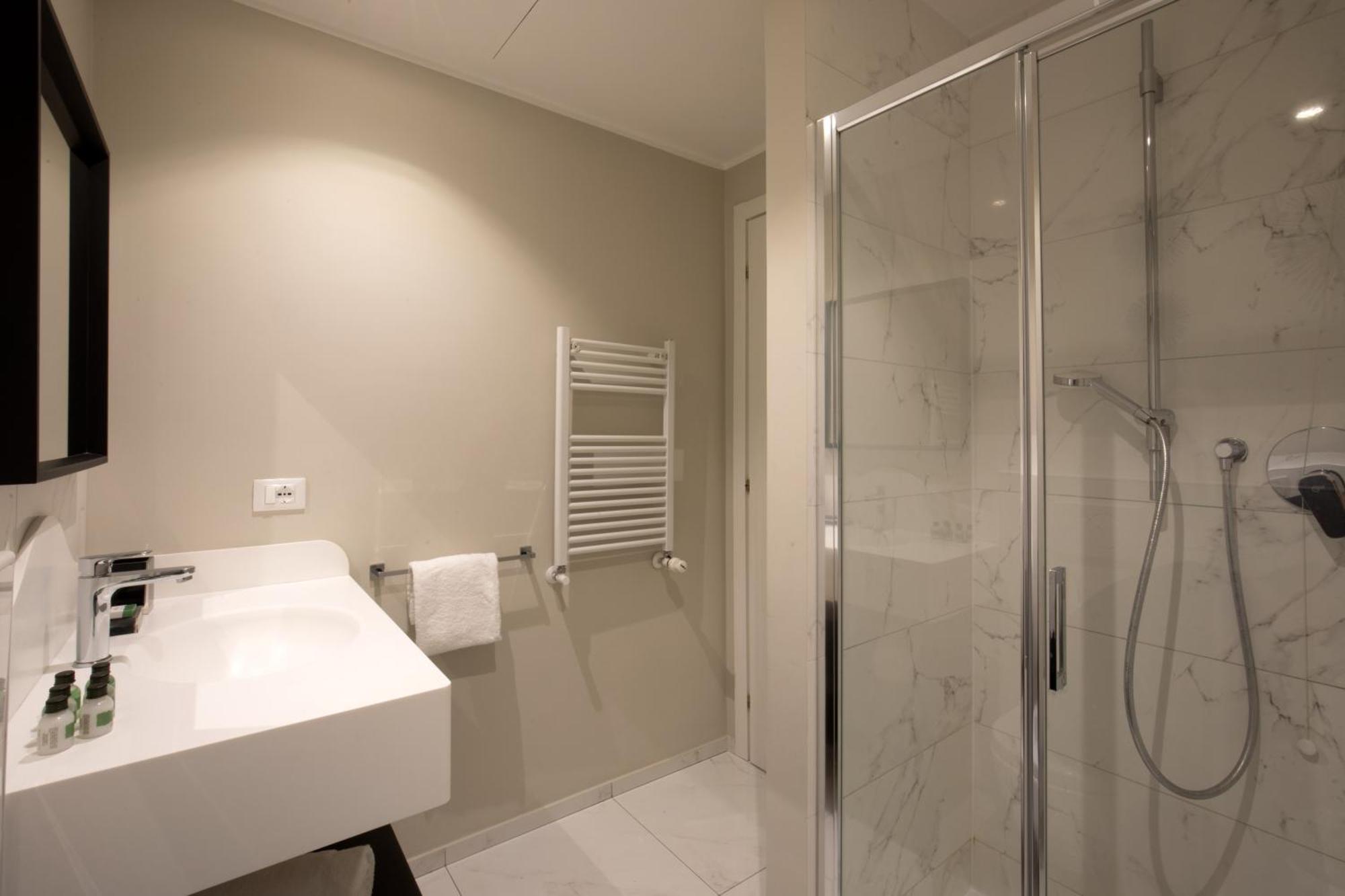 Corso Monforte Suites Mailand Exterior foto